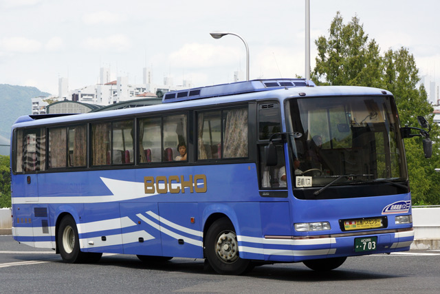 R200 703