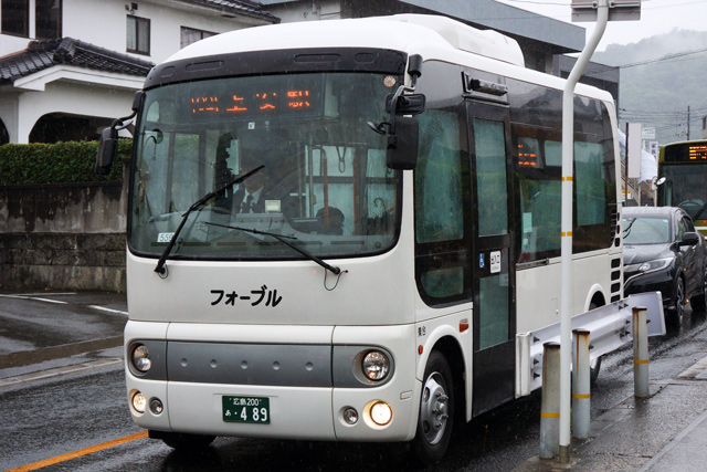 L200 489