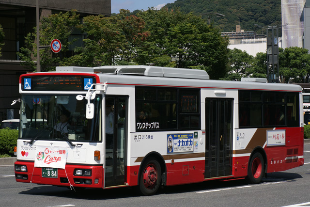 L200 884