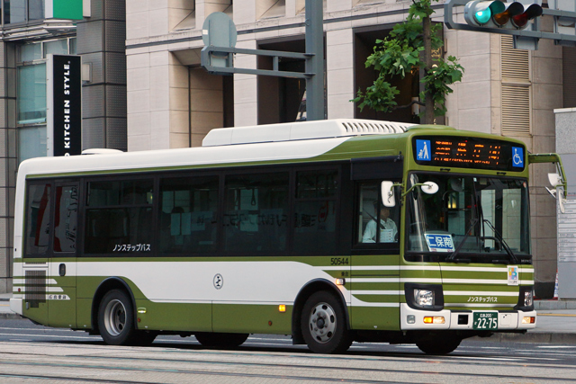 L200 2275