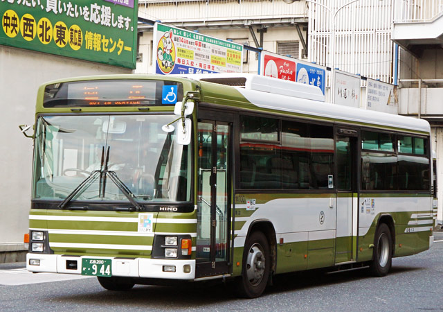 L200 944