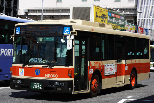 L200 2082