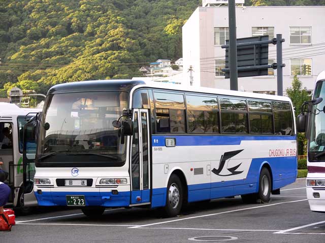 200 223