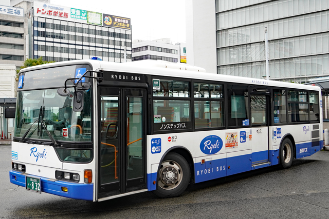 R200 832