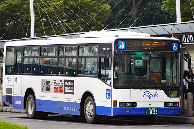 R200 898