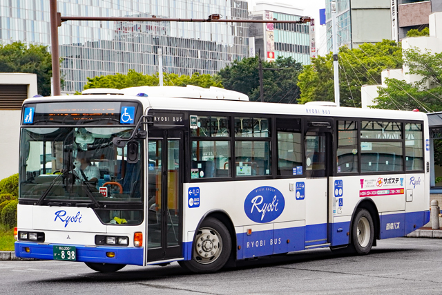 R200 898
