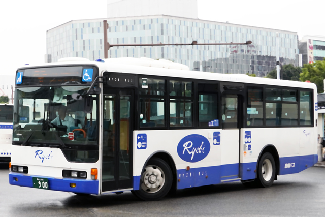 R200 900