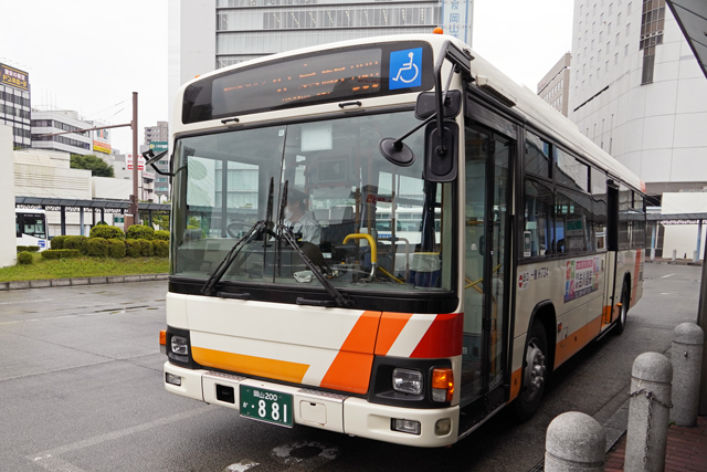 R200 881