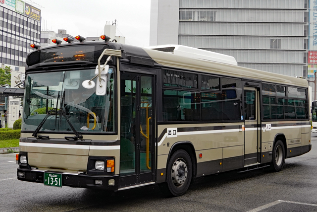 R200 1351