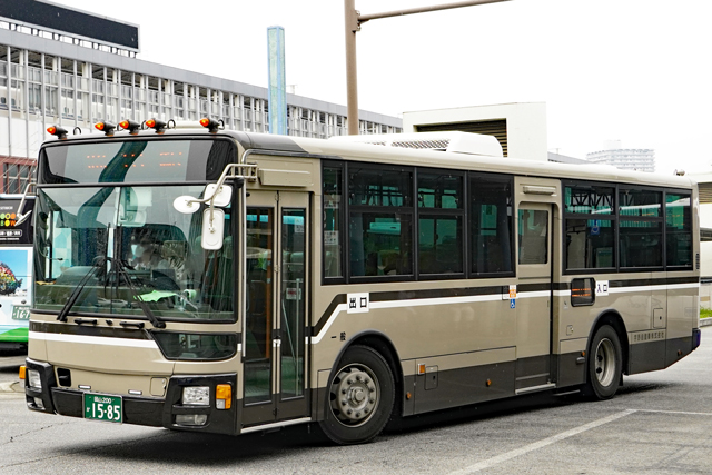 R200 1585