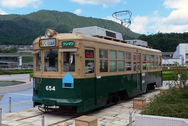 ６５４号　方向幕に「原爆ドーム前」の文字