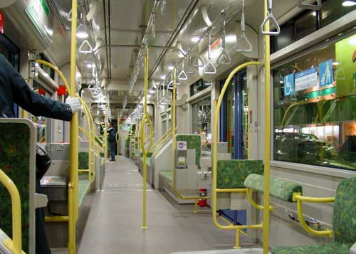 車内全景