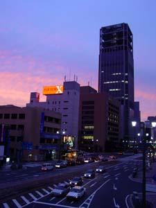 写真:夕方の大手町、鷹の橋歩道橋より