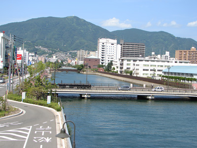 呉市、境川と宝橋